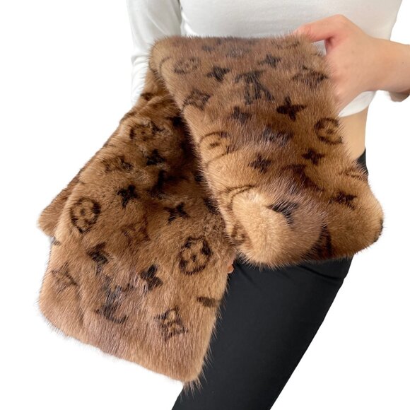 Louis Vuitton Vintage M72245 Monogram Mink Fur Echarpe Vizon Scarf Wrap [106495] - Picture 4 of 11
